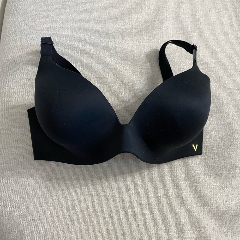 NWT - VICTORIA SECRET - LINED SEMI DEMI BRA - size: 32D